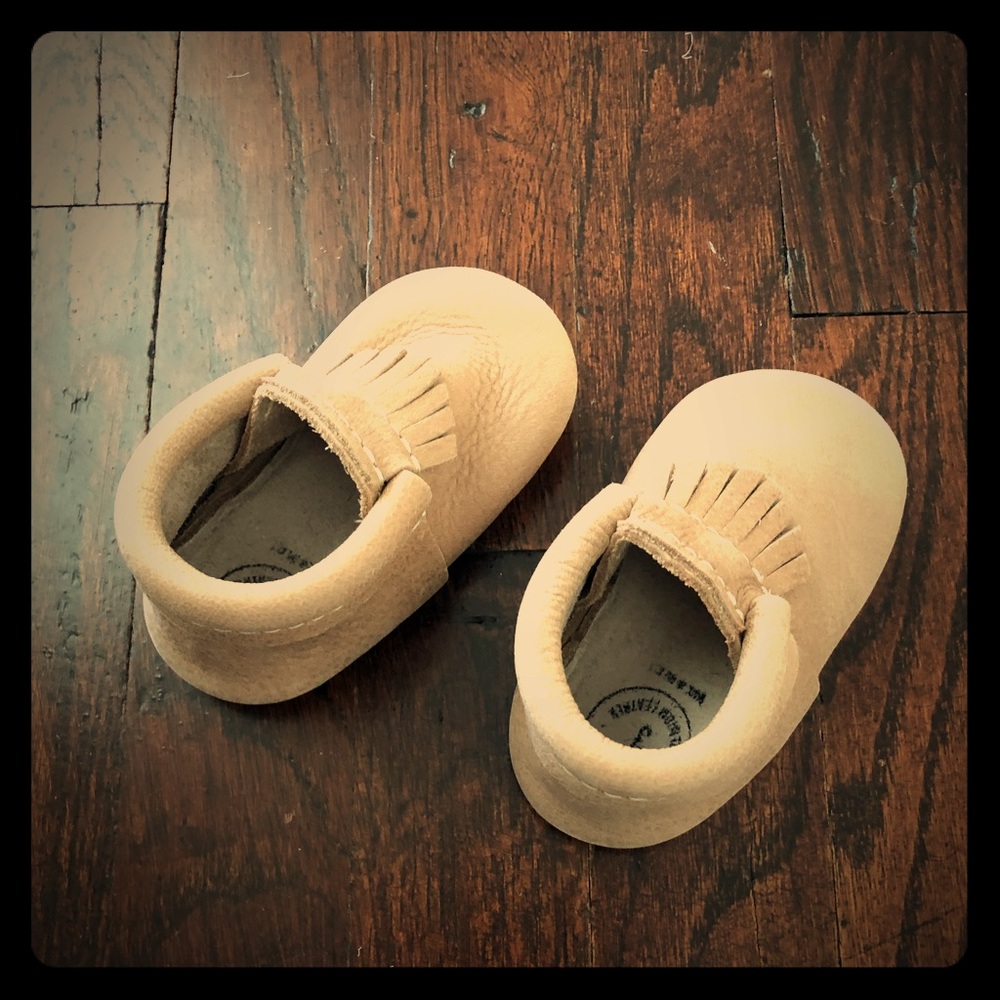 Freshly picked Weathered Brown Mini City moccasin